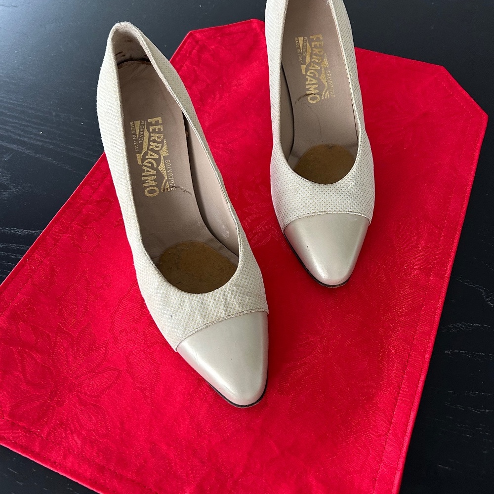 Salvatore Ferragamo Beige Cream Pointed Toe Pumps